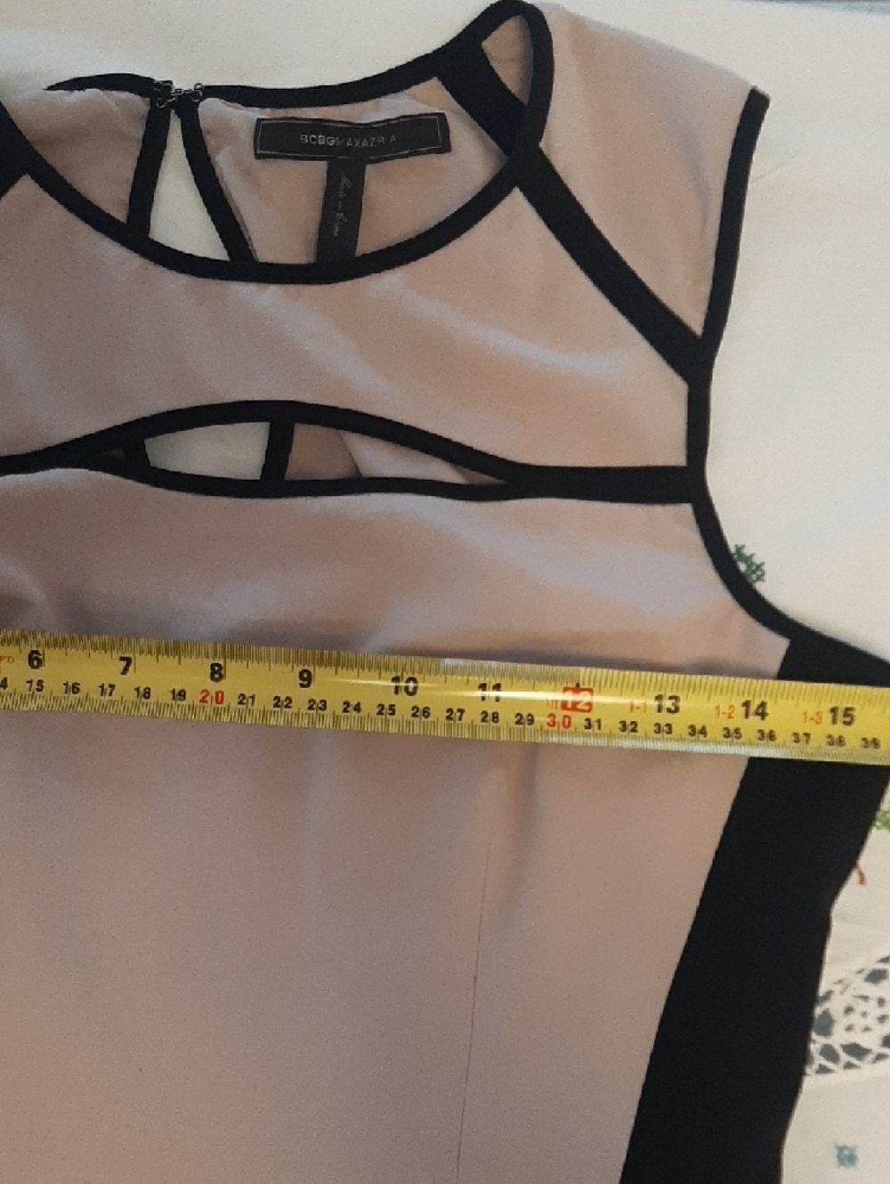 BCBGMaxAzria🖤FITTED Beige and Black Contrast Midi Sheath Dress Sz 4 - Picture 6 of 8